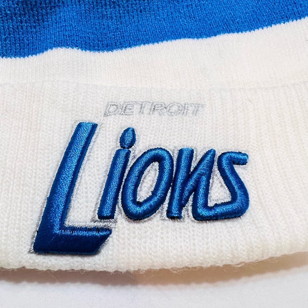 Beautiful Detroit Lions New Era knit hat beanie With Pom Pom NFL One Of A Kind - Picture 3 of 6